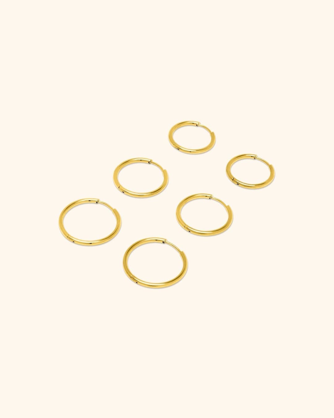 Par De Pendientes De Aro De Acero Inoxidable Plateado Y Con Baño De Oro